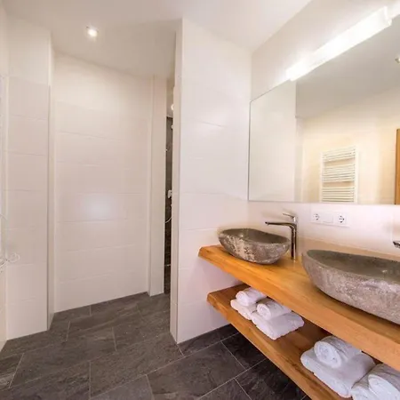 בית נופש Zillertal Arena 2 *