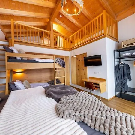 Zillertal Arena 2 *